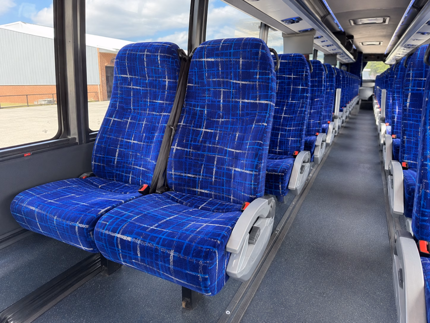 charter bus shuttles to fort leonard wood for columbia area units