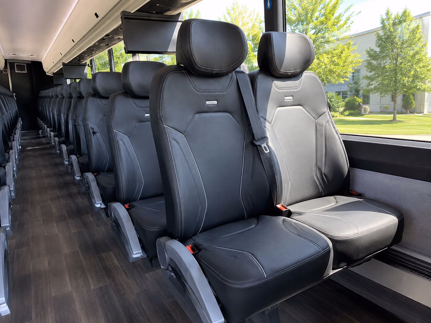 shuttle buses between columbia hotels and your wedding venue